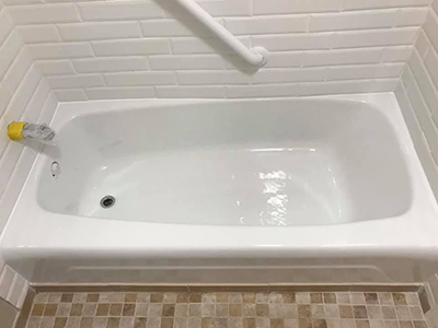 rental property bathtub refinishing
